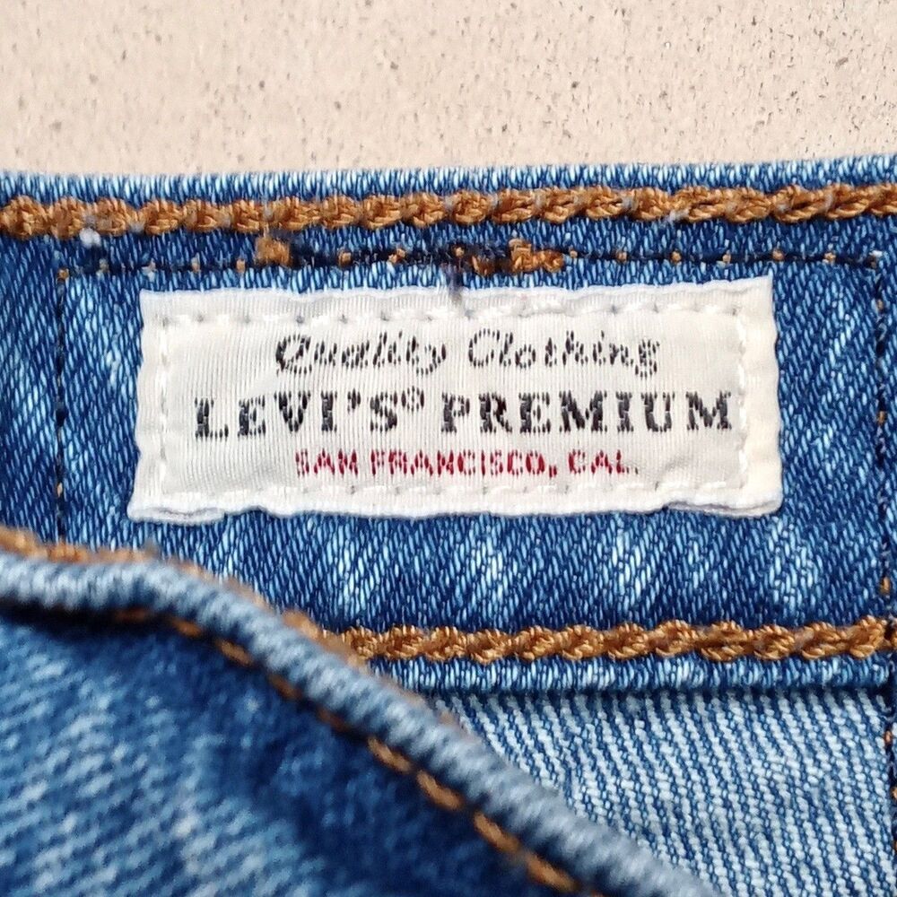 Levi's Premium Ribcage Straight Ankle Jeans Size 26 (26x27) Medium Wash - Picture 8 of 13